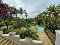 EXECUTIVE HOME IN SILVER OAK CLOSE