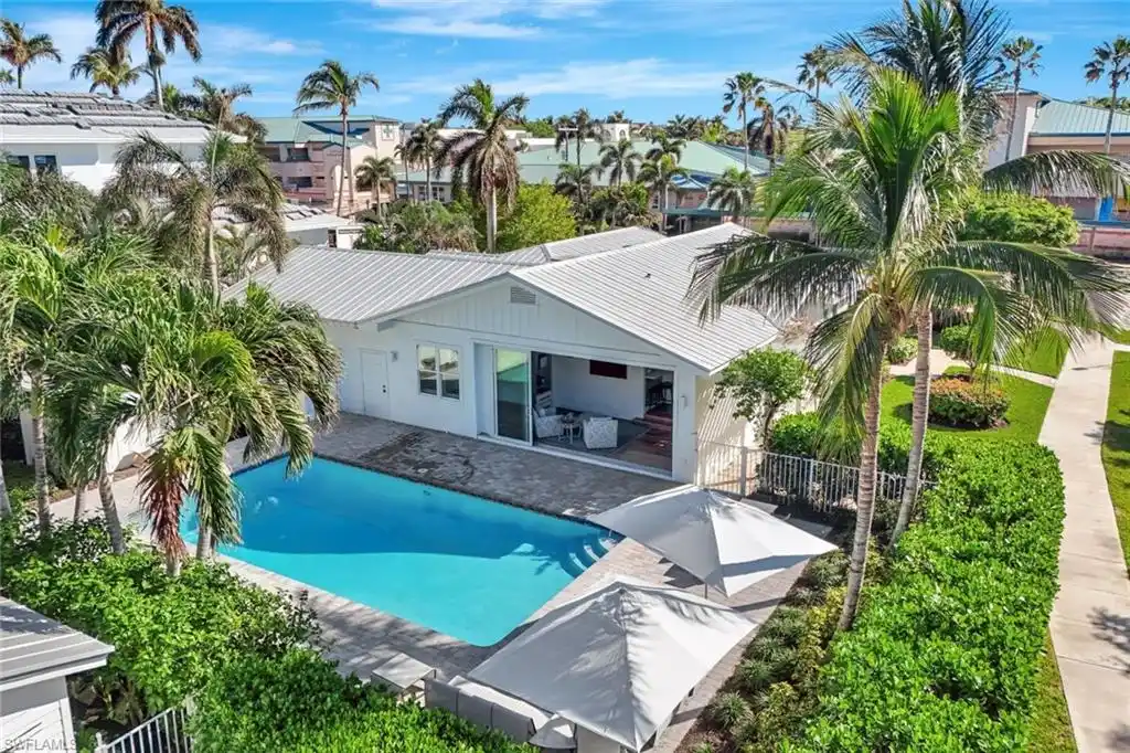 A Modern Lifestyle with Old Naples Charm
