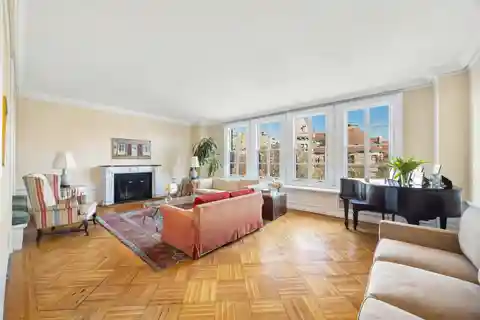 Elegant 9-Room Apartment at the Studio Building