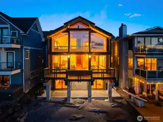 Extraordinary Waterfront Residence