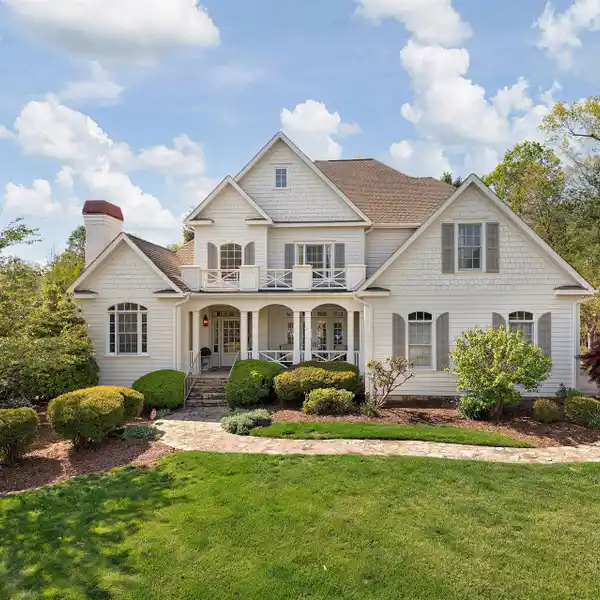 EXECUTIVE HOME IN BILTMORE PARK