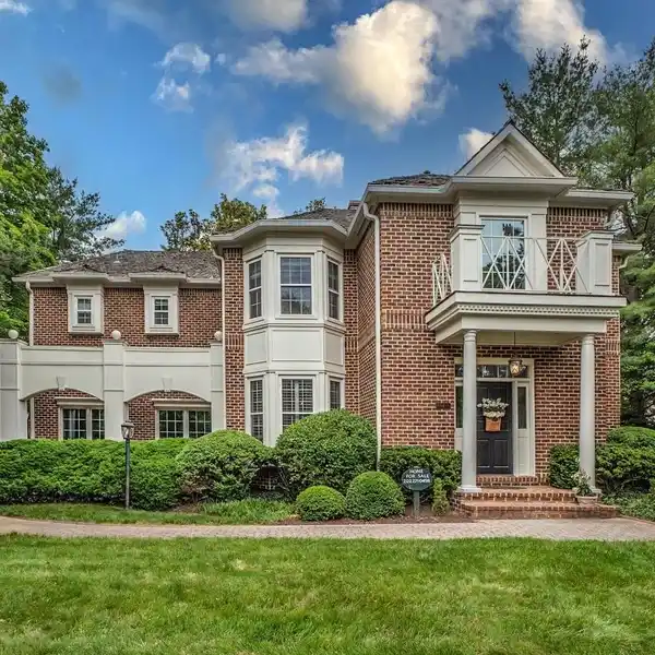 BEAUTIFULLY UPDATED HOME IN THE GATES AT AVENEL