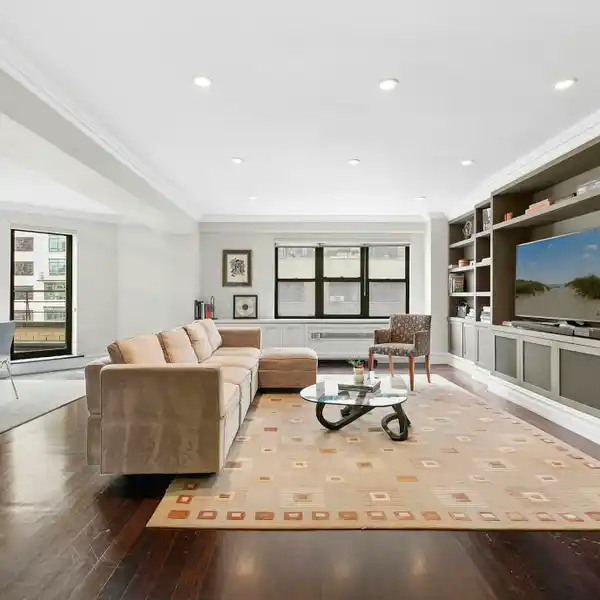 UNIQUE DUPLEX RESIDENCE WITH EAST RIVER VIEWS