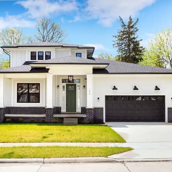 MOVE-IN READY HILLAN HOME