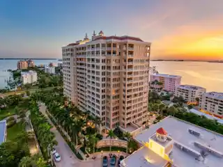 Fabulous Ritz-Carlton Tower Residence