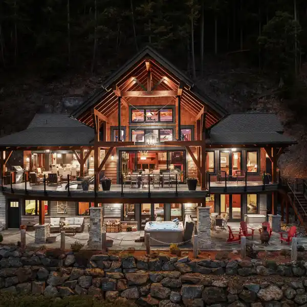 STUNNING RETREAT WITH OCEAN VIEWS