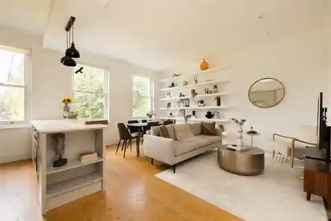 Stunning Five-bedroom Victorian Duplex