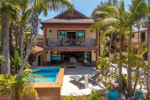 Prestigious Double-Lot Waterfront Estate on Newport Island