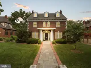 Crestwood Classic with Modern Luxury Touches