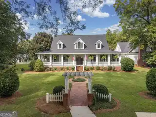 Private Farm Oasis on 12 Acres