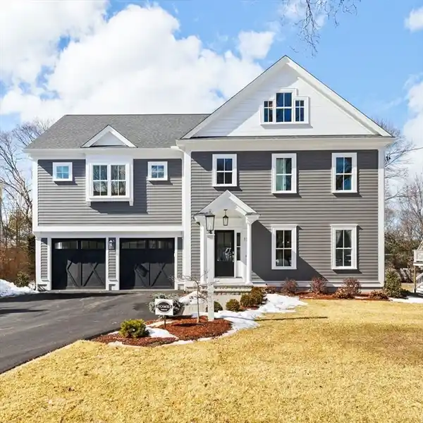 SPECTACULAR NEW CONSTRUCTION FROM A RENOWNED BUILDER