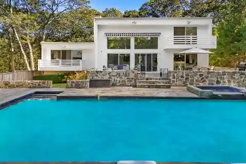 Architect-Designed Modern Oasis Near Bay and Village