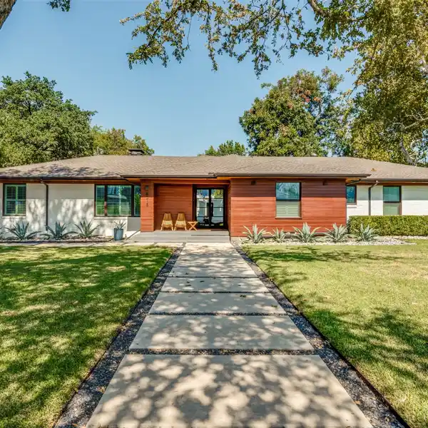 GRACEFUL LIVING WITH PRIVATE GUEST QUARTERS RETREAT