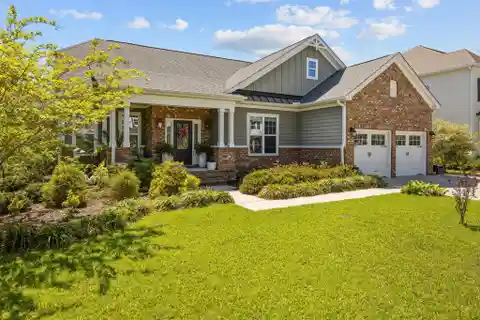 Well-cared-for Home with a Flowing Plan