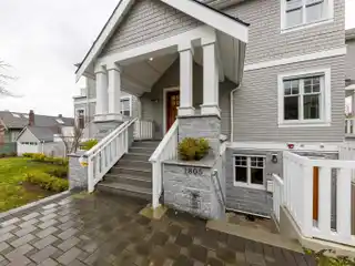 Two-level Townhome in a Stratified Triplex