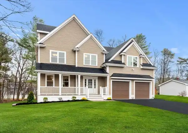 EXQUISITE NEWLY BUILT COLONIAL