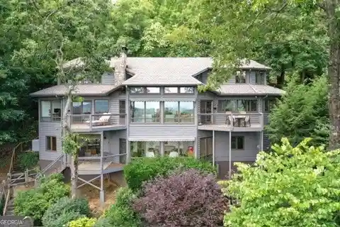 Spectacular Custom Mountain Retreat