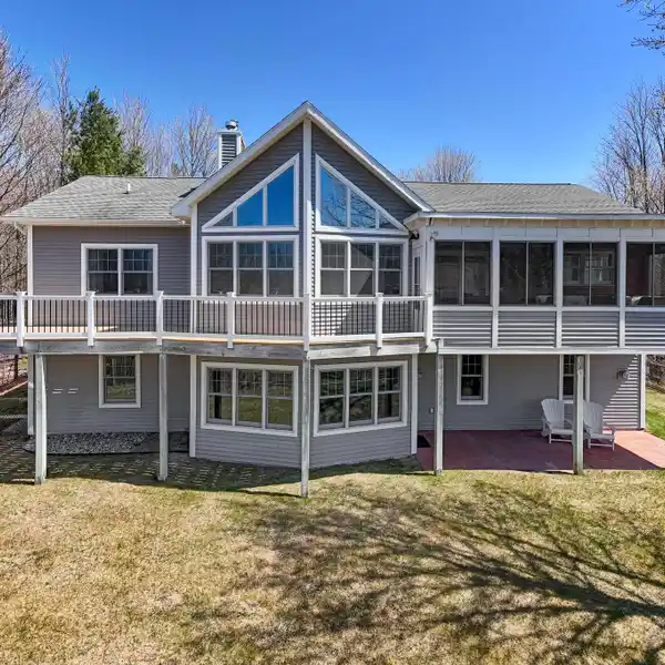 PRIVATE LEELANAU COUNTY RETREAT