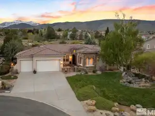 Wonderful Single Story Home in Arrowcreek