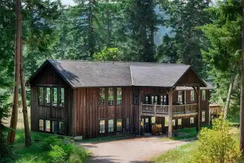 Exceptional 22.94-Acre Equestrian Ranch