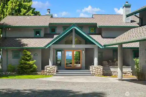 Stunning Mountain Views on Nearly Five Private Acres