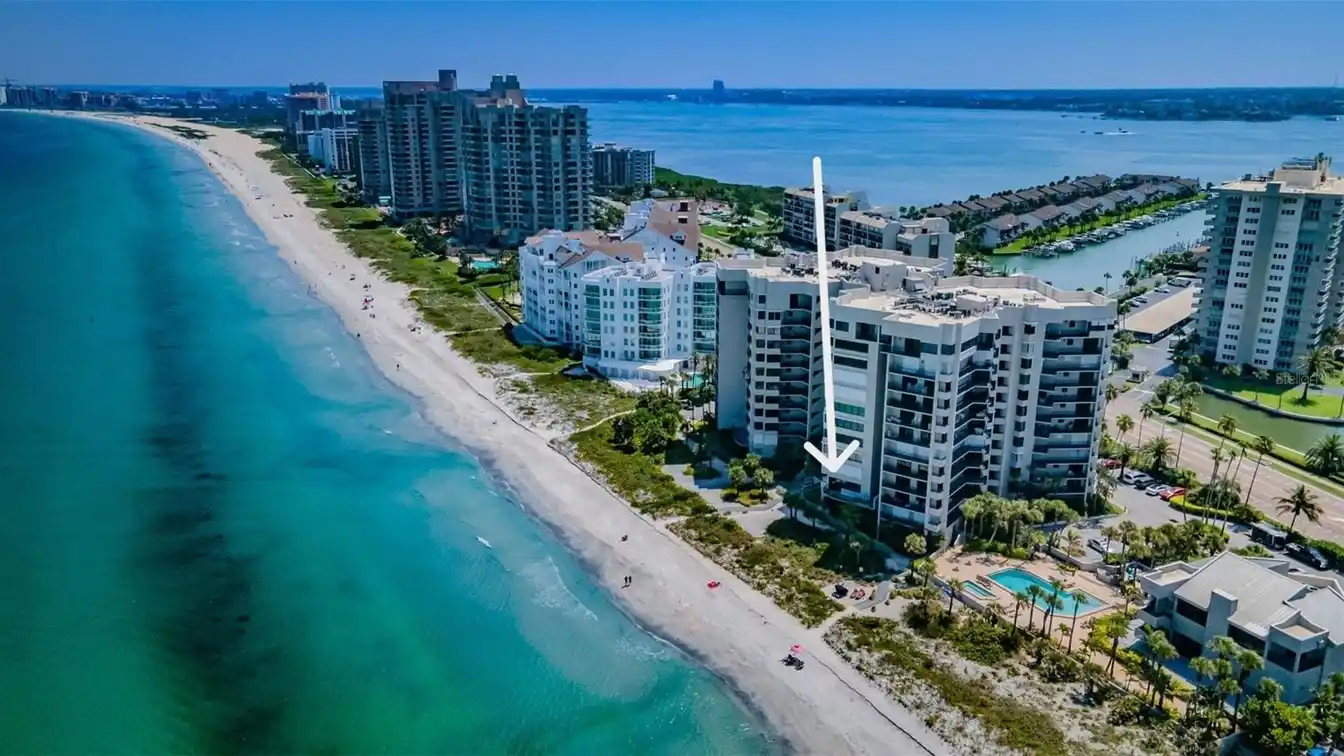 Coastal Elegance in Dan’s Island on Sand Key
