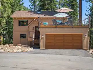 Enchanting Mountain Hideaway