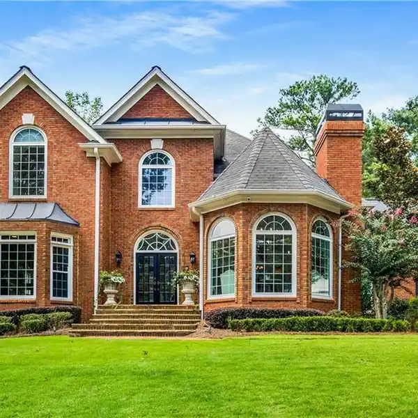 STATELY HOME IN NEELY FARM
