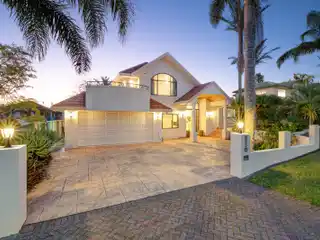 Architectural Elegance in Sought-After West Harbour