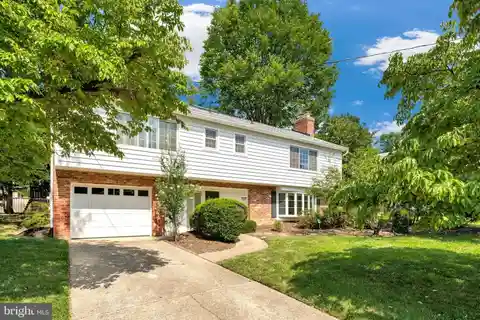 Beautifully Updated Residence in Potomac Hills