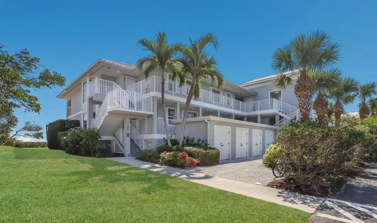 Exquisitely Furnished Condo Overlooking Charlotte Harbor