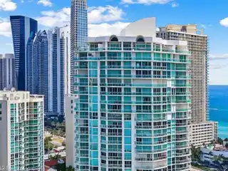 Beautiful Condo in the Heart of Sunny Isles