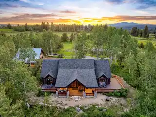 Luxury Ranch Living in a Log Home on a Splittable 8.97 Acre Lot