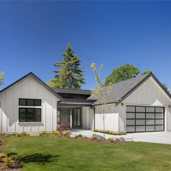 STUNNING PAT BAY RANCHER