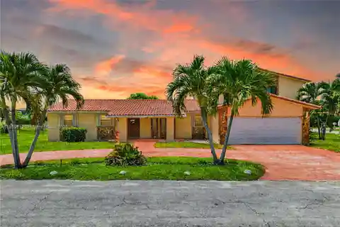 Spacious Corner Home in the Heart of Miami
