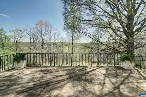 Timeless Glenmore Estate Overlooking Golf Course Greens