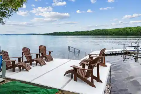 Wonderful Lakefront Property