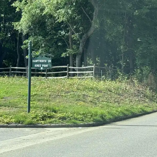 A PRISTINE ACRE IN KINGS POINT