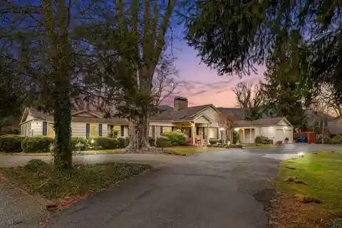 Distinguished Ranch-Style Estate