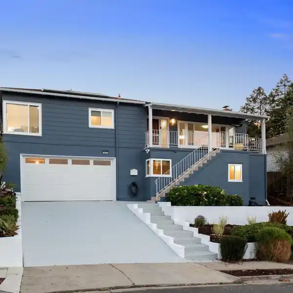 THOUGHTFULLY RENOVATED MID-CENTURY MODERN HOME