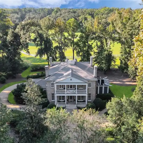 GORGEOUS TIMELESS ESTATE WITH HIGH CEILINGS