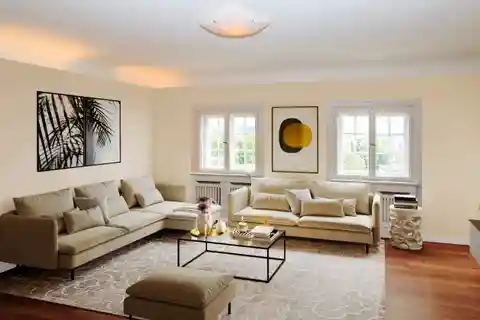 Maisonette Apartment in Historic Villa with Large Garden Area