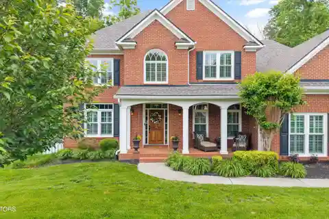 Beautiful Home in Sought-after Weatherly Hills