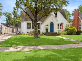 Charming and Updated Southgate Cottage