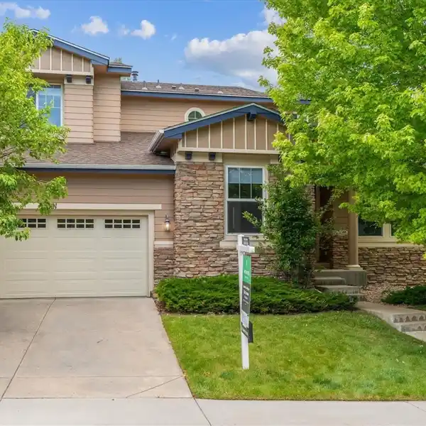 LOVELY HOME IN DESIRABLE FIRELIGHT