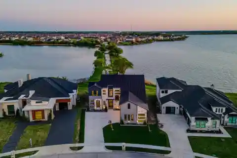 Modern Custom Lakefront Home