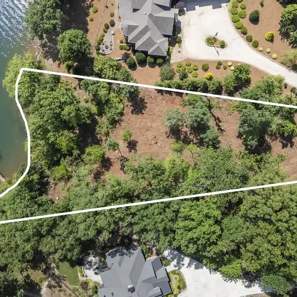 DESIRABLE WATERFRONT LAKE KEOWEE LOT