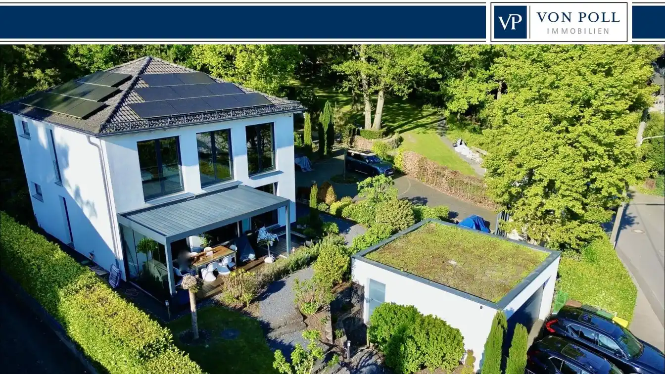 Charming House with Modern Flair and Exclusive Swimming Pool