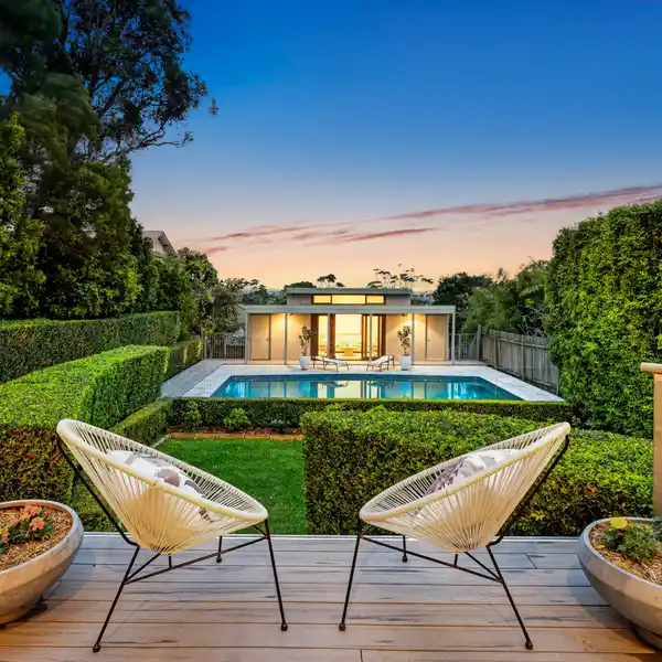 IMPRESSIVE ARCHITECTURALLY DESIGNED RETREAT