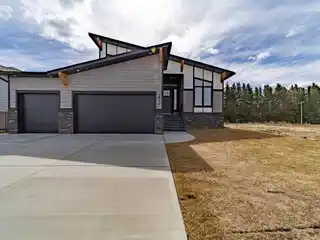 Brand-new Bungalow in the Vistas Development
